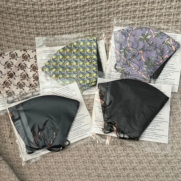 Tory Burch Set of 5 Patterned Face Masks - Picture 1 of 3